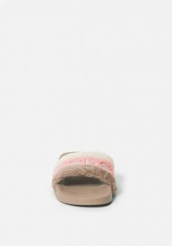 ZIGI Fantasia Faux Fur Slides