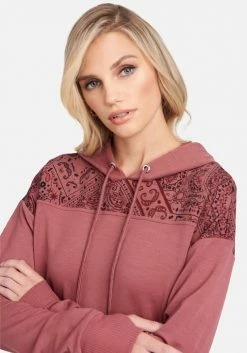 ONE STEP UP BOL Lounge & Active Bandana Pullover