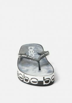 ZIGI Kinley Flip Flops Shoes